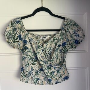 Women’s ASTR the label floral crop blouse